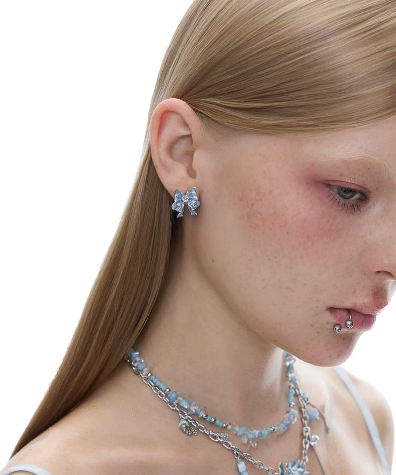 Gorgeous blue ribbon pierce | NOVER