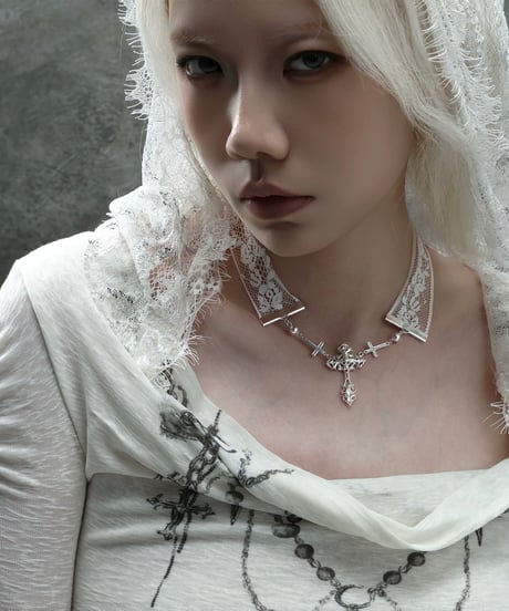 Elegance lace cross necklace