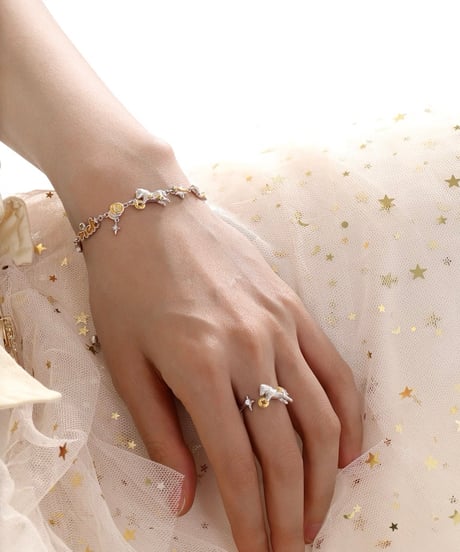 Gold rich horse ring