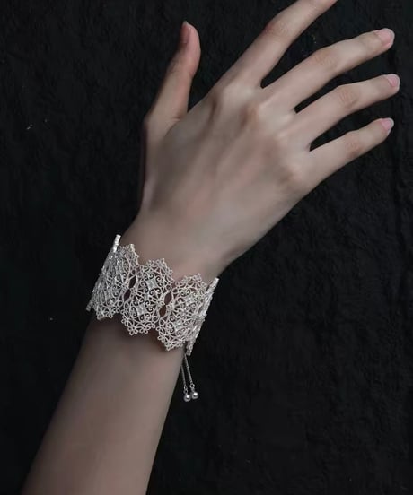 Veil belt bracelet