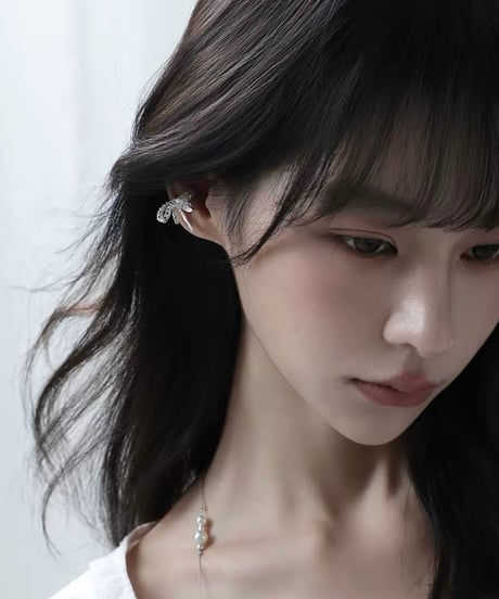 Veil ribbon earcuff