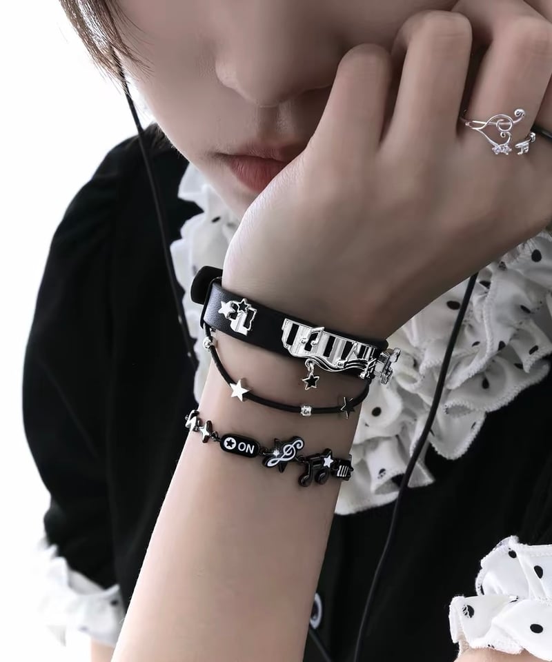 Melody black bracelet | NOVER
