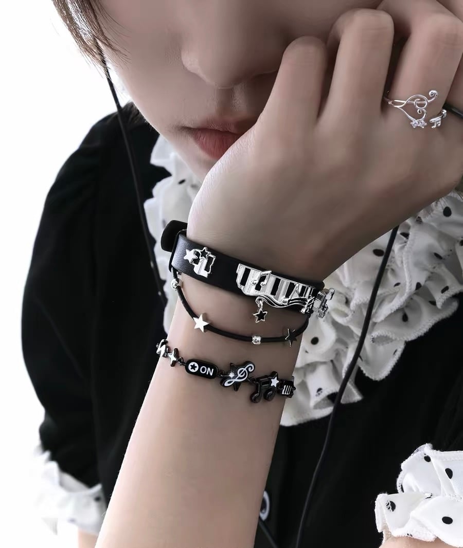 Melody black bracelet | NOVER