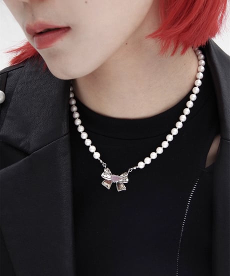 Silver ribbon pearl necklace