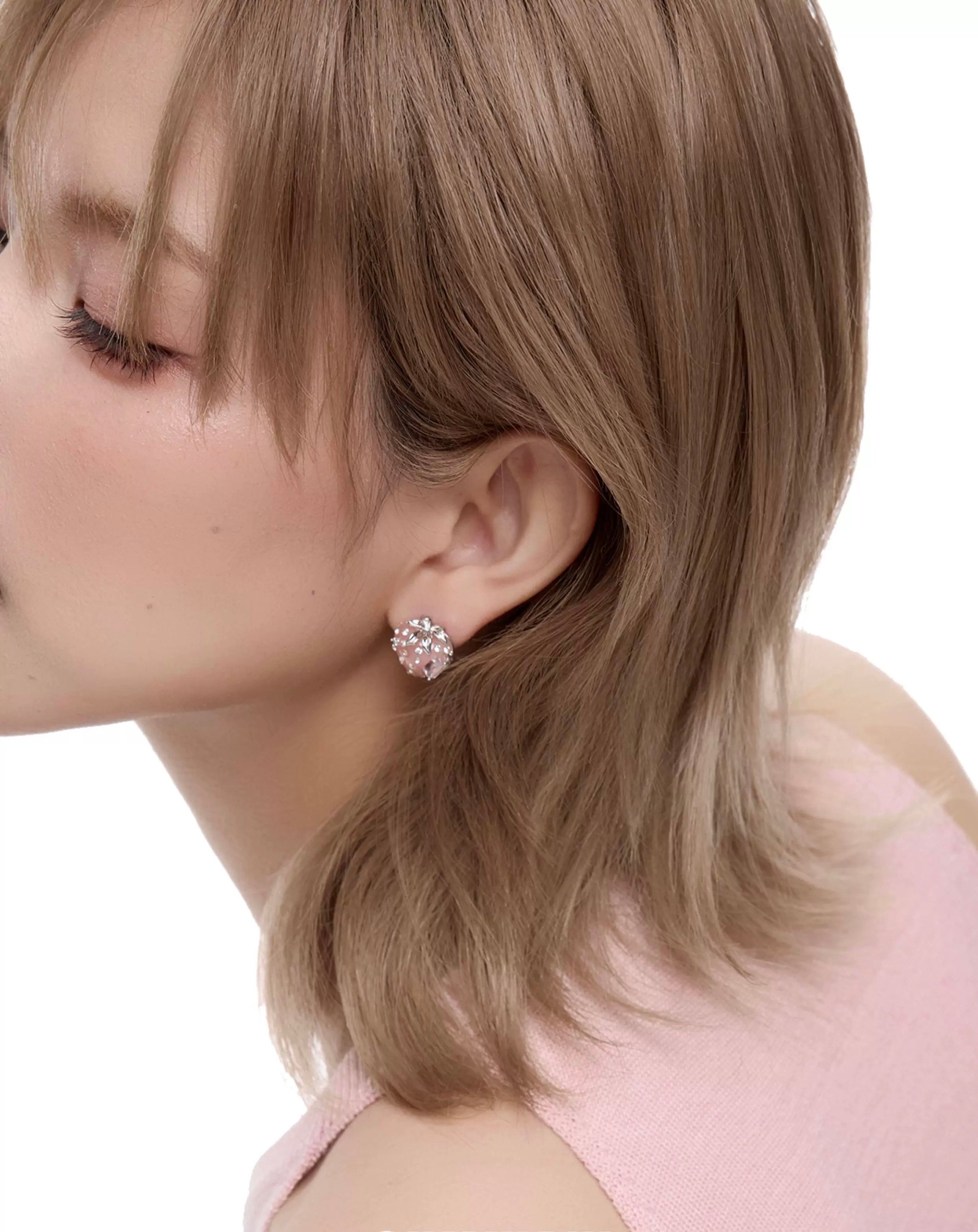 Strawberry pierce | NOVER