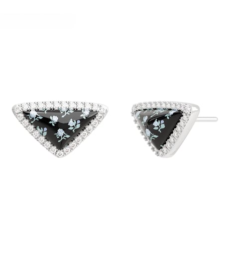 Flora triangle black pierce