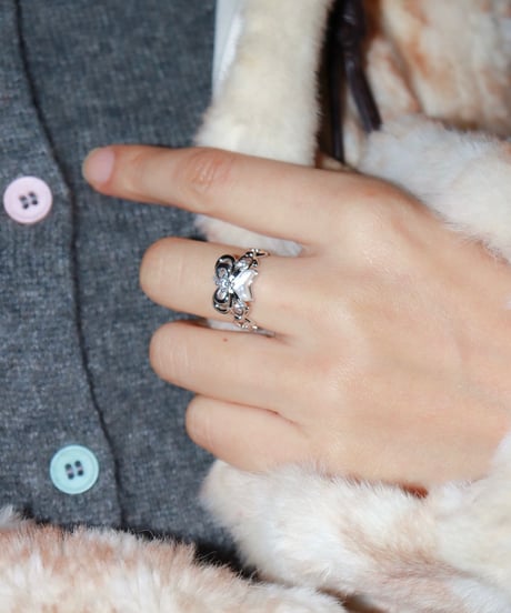 Ribbon star pearl ring
