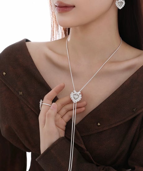 Frozen heart bow necklace