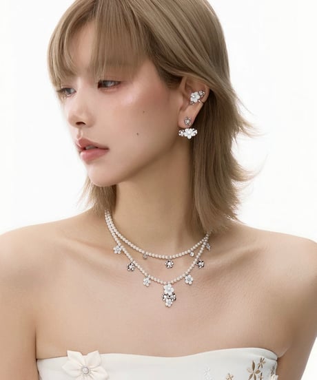 Flower petal pearl necklace