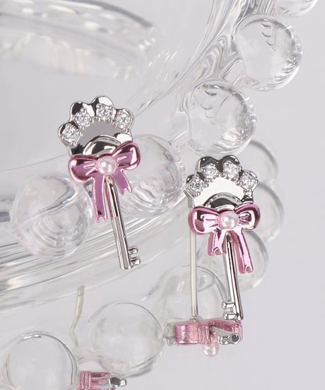 Paws key ribbon pierce
