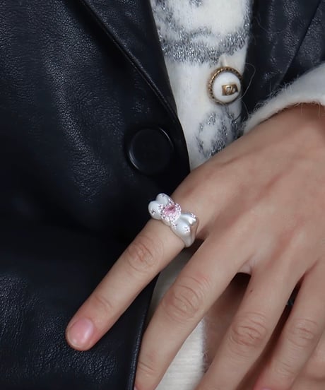 Dreamy ribbon ring