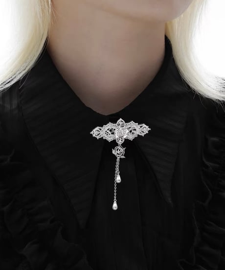 Rose veil brooch