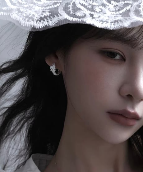 Veil ribbon hoop pierce