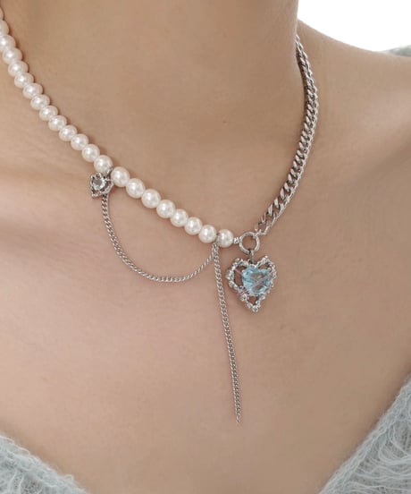 Icy heart pearl necklace