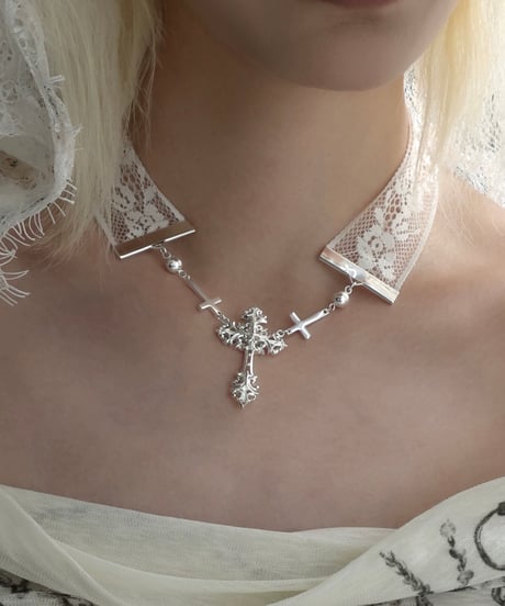 Elegance lace cross necklace