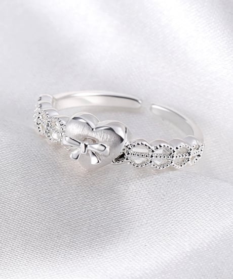 Silver heart ribbon ring