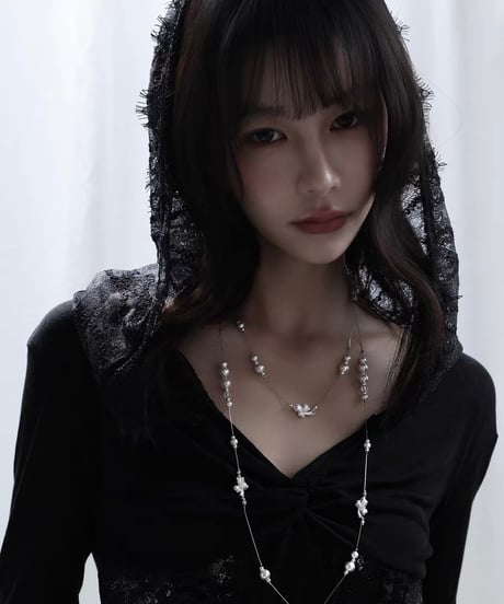 Veil pearl blossom necklace