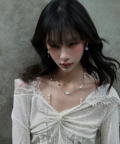 Veil pearl blossom necklace