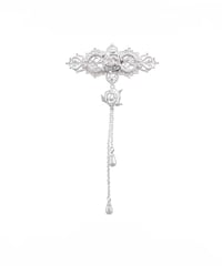 Rose veil brooch