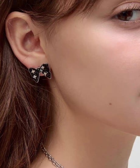 Bloom black ribbon pierce