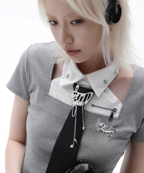Melody charm brooch