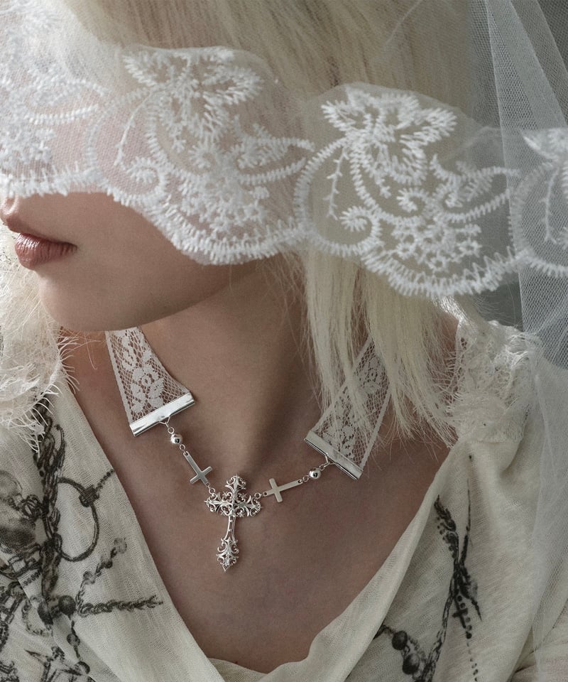 Elegance lace cross necklace | NOVER