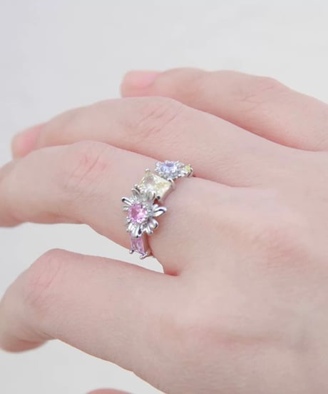 Glow bouquet ring