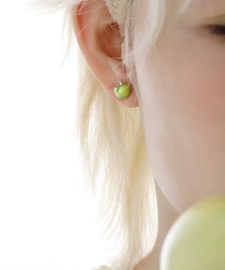 Sparkle apple pierce