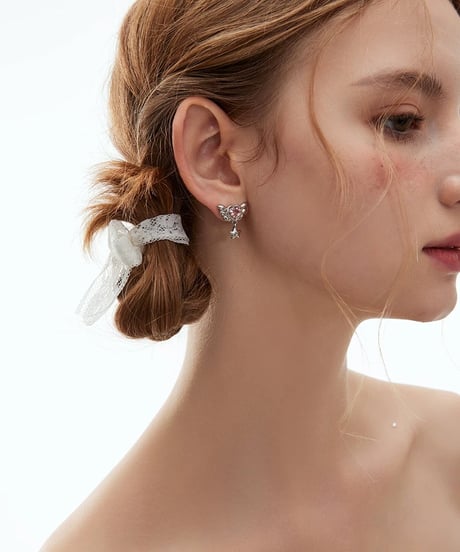 Lovely wing pierce