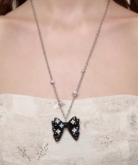 Bloom black ribbon necklace