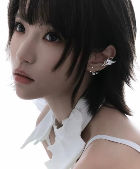 Angel silhouette pierce