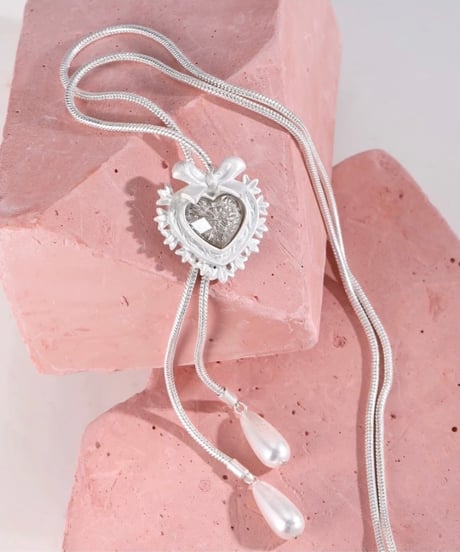 Frozen heart bow necklace