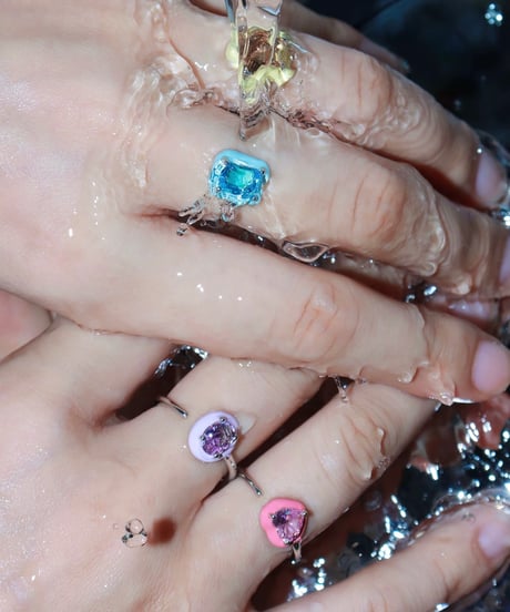 Motif gem ring