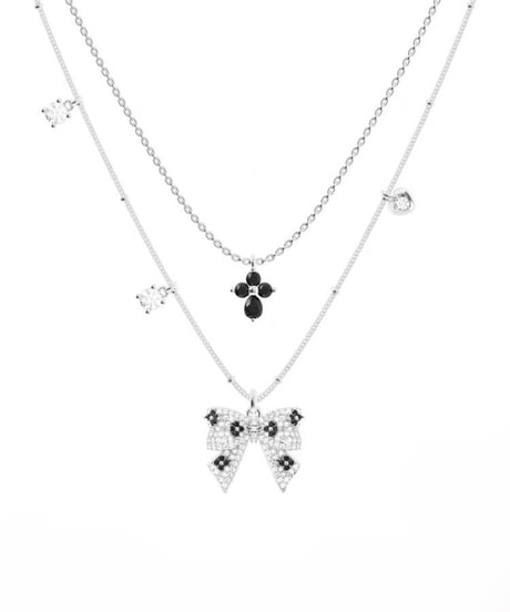 Black petal layer necklace