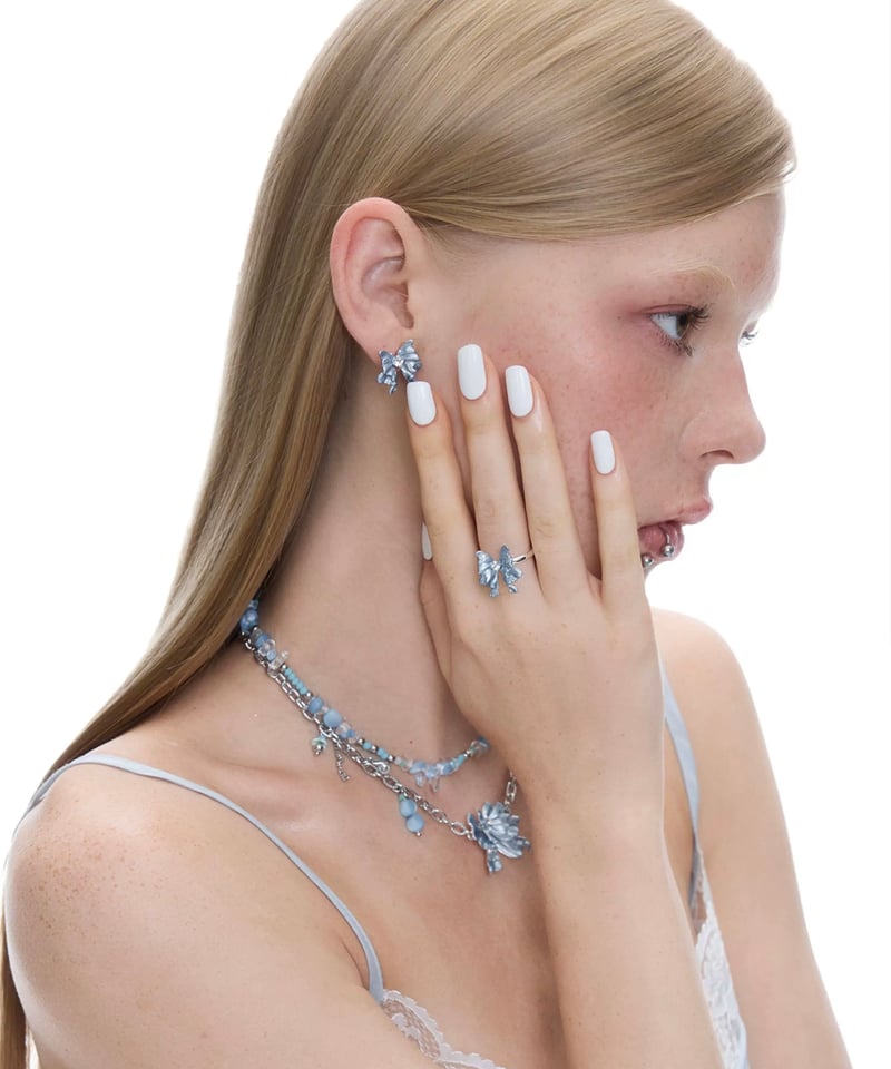 Gorgeous blue ribbon pierce | NOVER