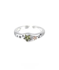 Green star ring