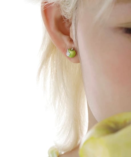Sparkle apple pierce