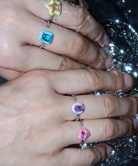 Motif gem ring