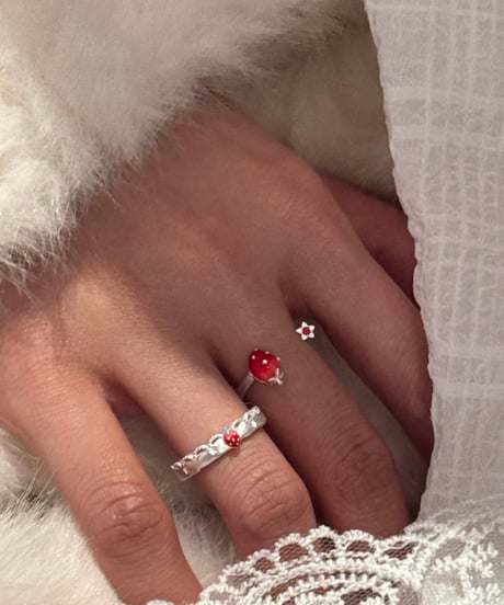 Strawberry flower ring
