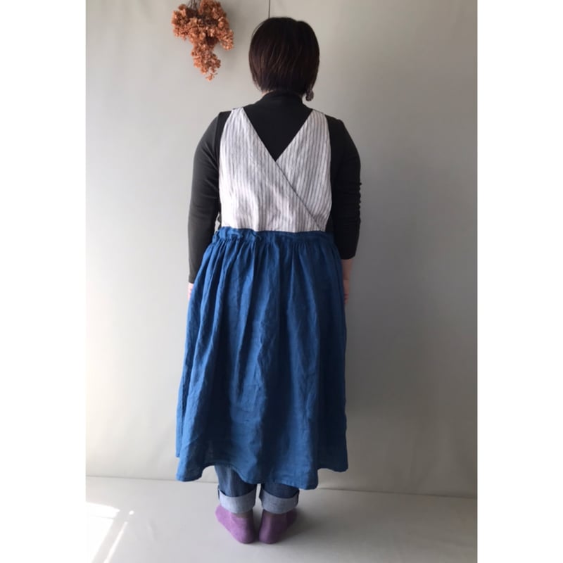Instagramで人気の作家様　エプロンワンピース生成り　ハンドメイド作家様 人気の作家様 リネンエプロン付きワンピース 難あり
