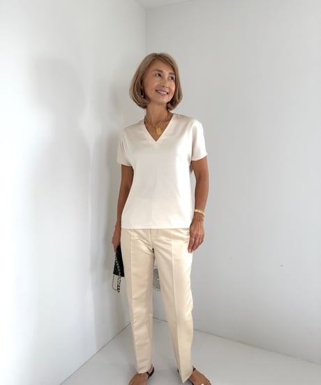 上品シルキートップス【Ivory/Brown 全２色】