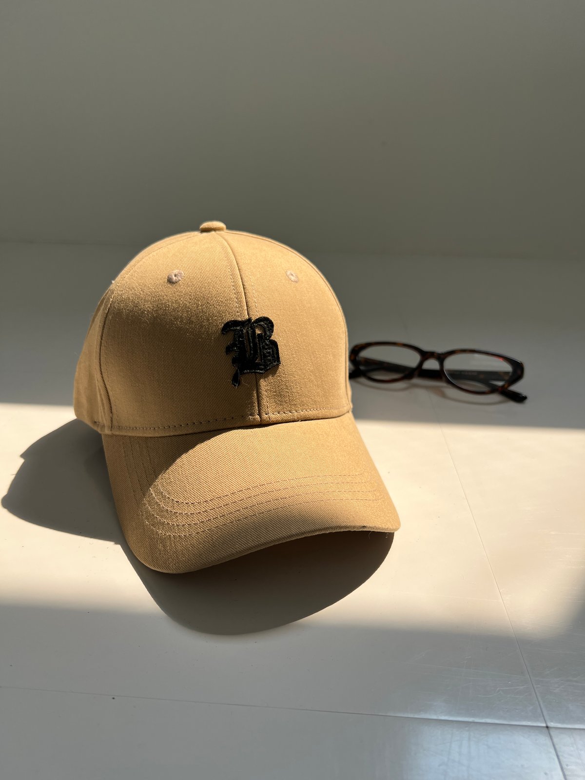 刺繍CAP【 Beige/ Gray全2色 】※8月上〜中頃の順次発送 | ABEREI