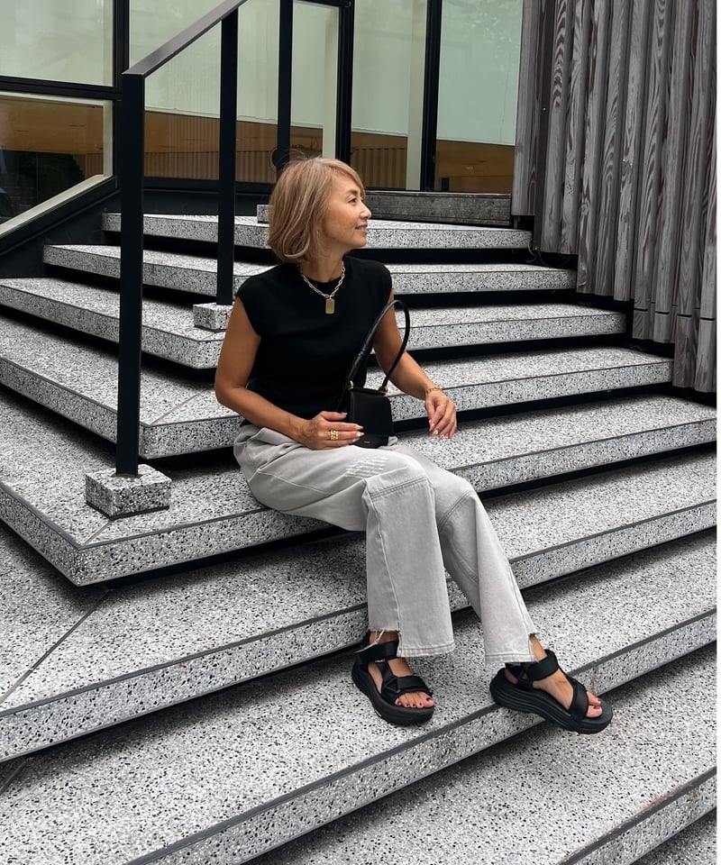 Beckyloveページ Billie Black Reptile Emboss Women's Sneaker | FRANKIE4