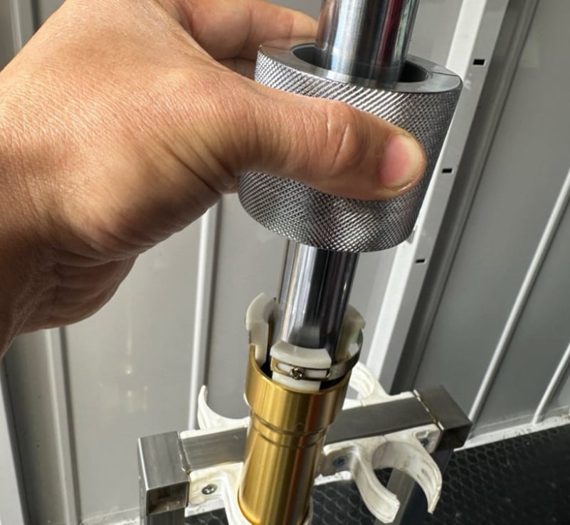 グロム フォーク グロム】次の秘策！フロントフォークの性能が別次元になる「フル