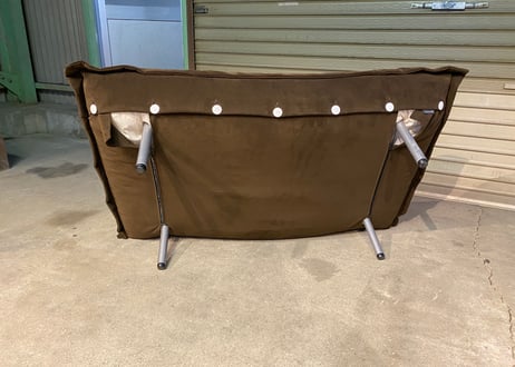 【展示美品】Ligne Roset（リーンロゼ）CALIN-1 カラン1 パフ オットマン / ウルトラスエード / スチールレッグ / モデルハウス展示品・W121×D85×H38cm