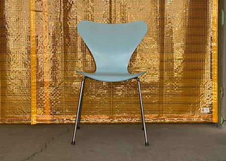 Fritz Hansen / Arne Jacobsen / Series 7 Chair / Ice Blue