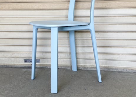 Vitra / APC (All Plastic Chair) / Sky Blue / Jasper Morrison
