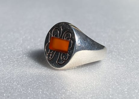 Maison Margiela / Red Stone Signet Ring（メゾンマルジェラ / レッドストーン シグネットリング）