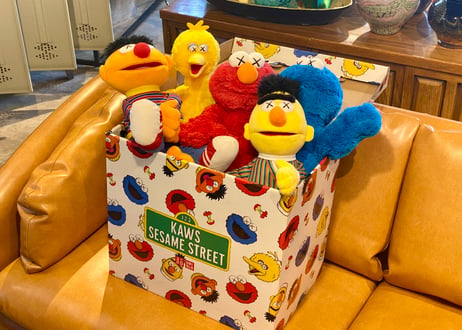 【KAWS × SESAME STREET】UNIQLO 限定ぬいぐるみ コンプリートセット（5体＋限定BOX）
