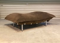 【展示美品】Ligne Roset（リーンロゼ）CALIN-1 カラン1 パフ オットマン / ウルトラスエード / スチールレッグ / モデルハウス展示品・W121×D85×H38cm